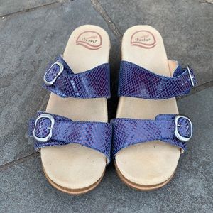 Dansko Sophie clog sandals. like new condition!